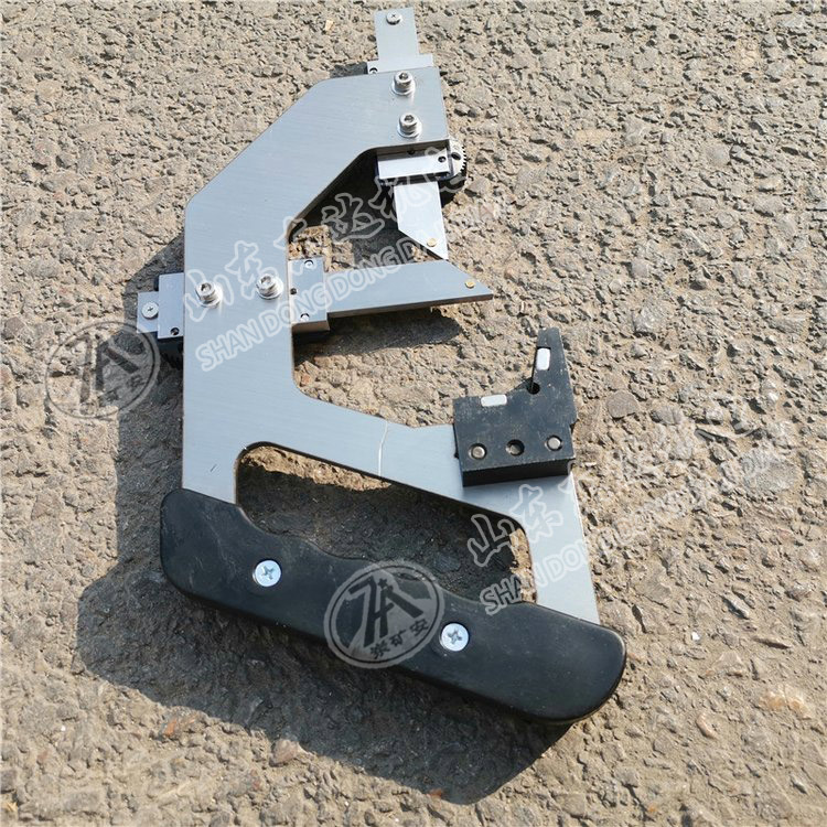 數(shù)顯式鋼軌磨耗測量尺