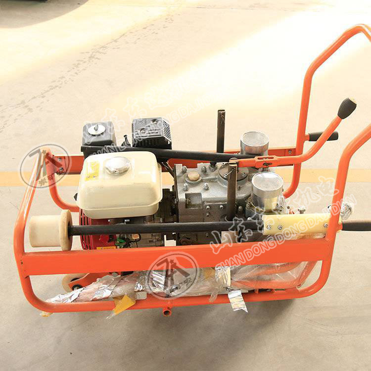 內(nèi)燃機(jī)動(dòng)螺栓扳手